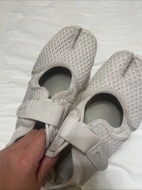 NIKE AIR RIFTS * USED * see photos